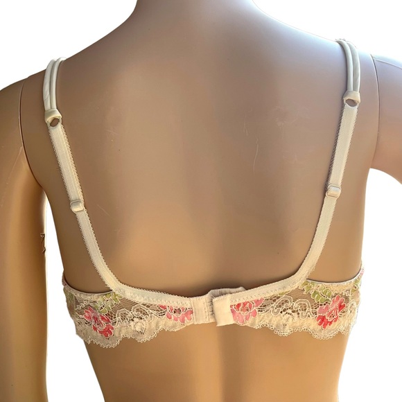 Vintage 90s Lise Charmel cream pink & green lacy bra - Picture 8 of 11